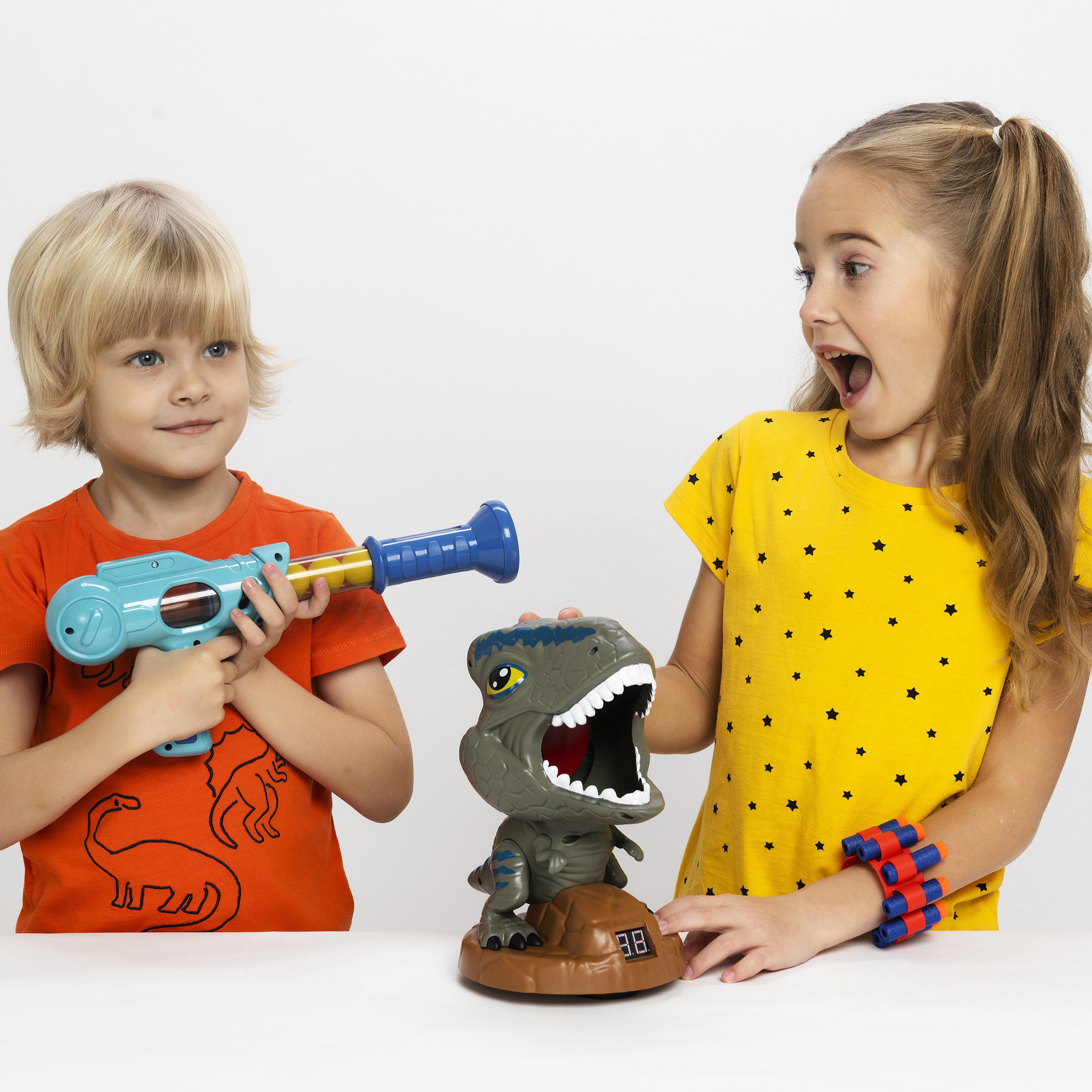 Интерактивная игрушка SHARKTOYS тир с мишенью и помповым пистолетом - фото 5