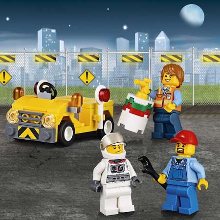 Конструктор LEGO City Space Port Транспортер для учебных самолетов (60079)