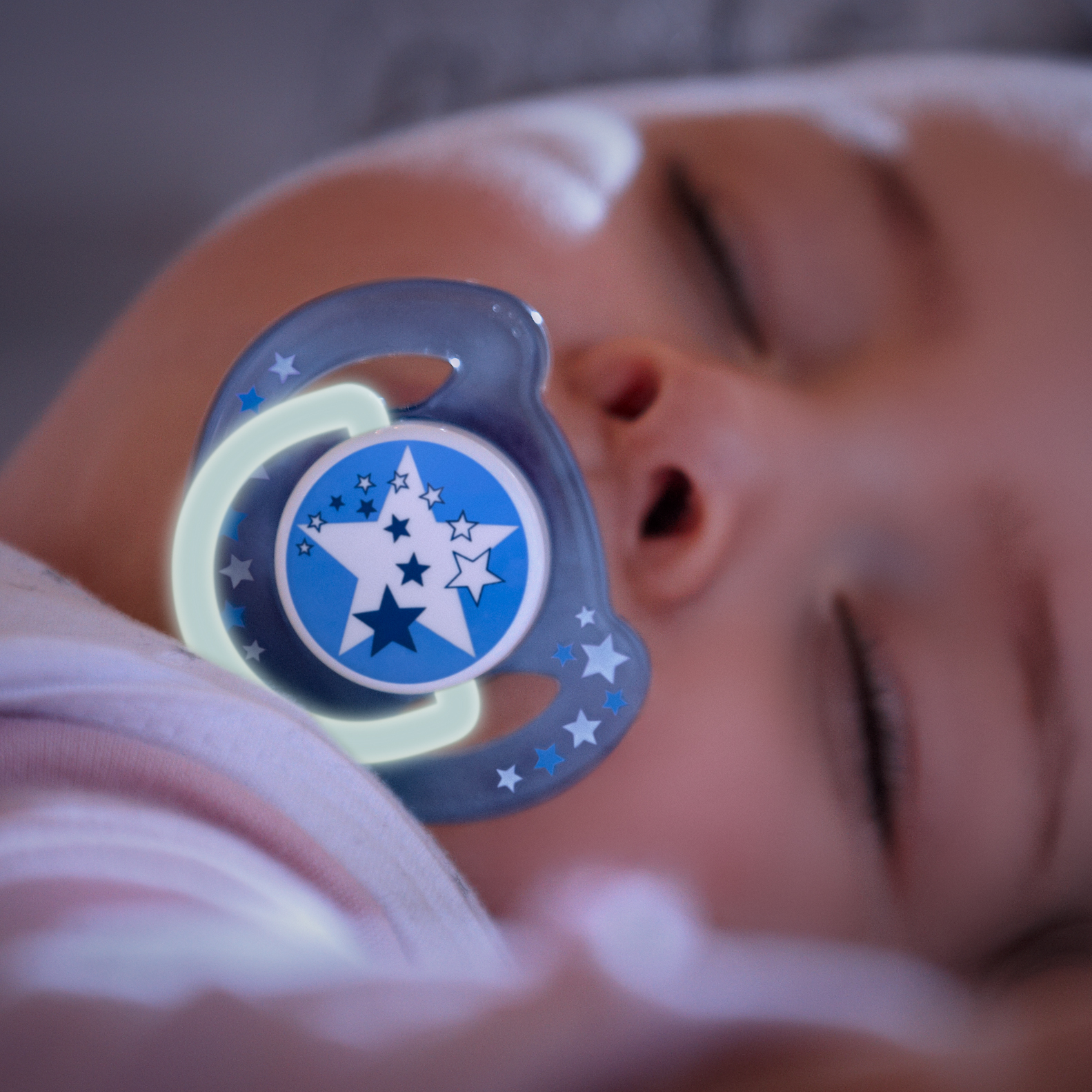 Пустышка Philips Avent серия Night (SCF176/18) 2 шт 0-6 мес. Синяя+Голубая - фото 4