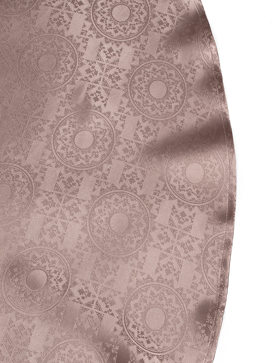 Скатерть DeNASTIA Талисман D180 см светло-коричневый E020165 - фото 3