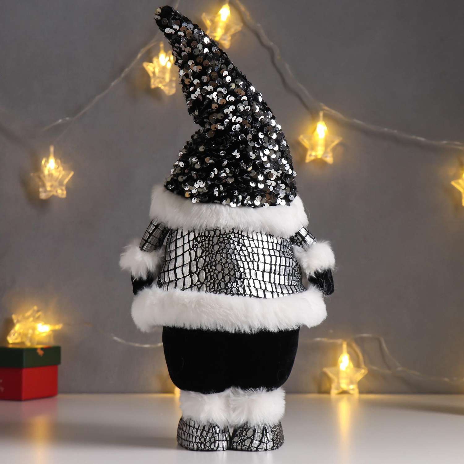 Кукла интерьерная Зимнее волшебство «Дед Мороз в чёрной шубке и колпаке с пайетками» 41х11х16 см - фото 3