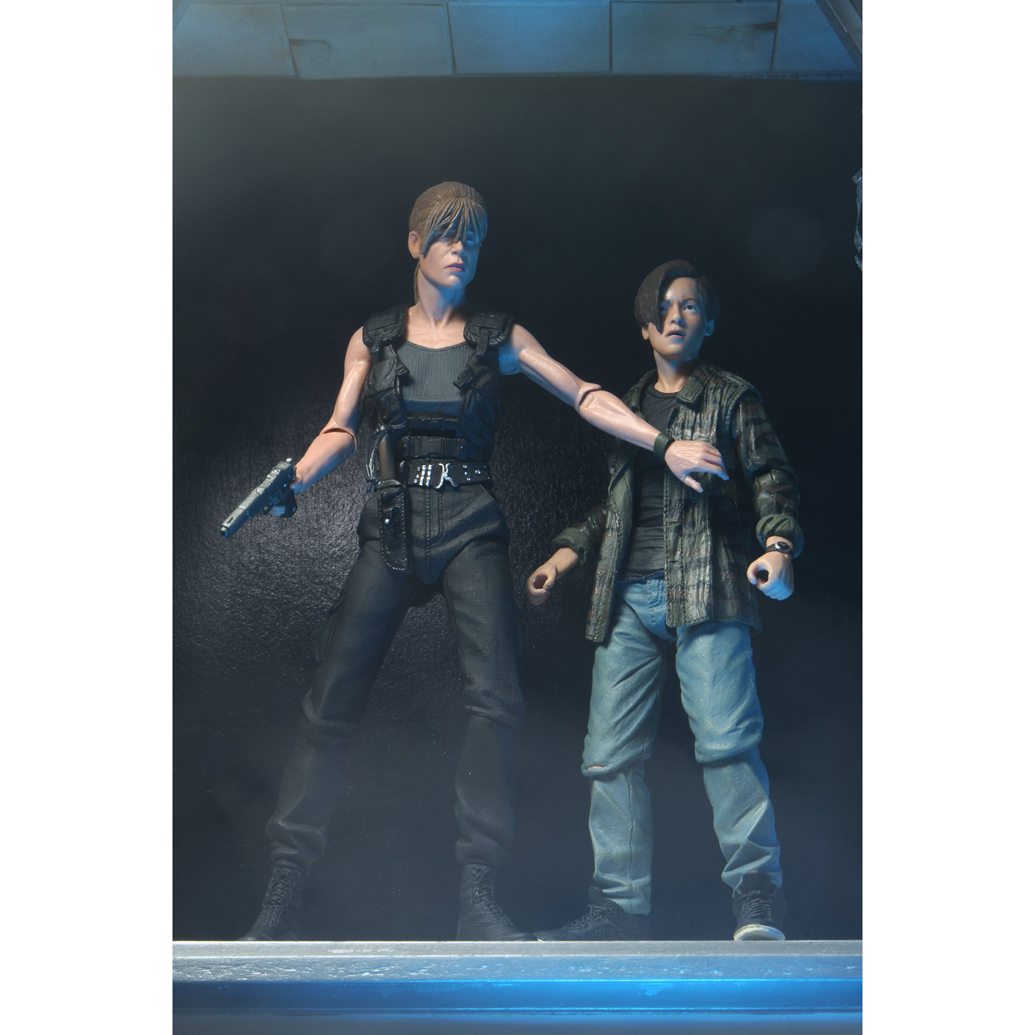 Фигурка Neca Terminator 2 7 Scale Action Figure Sarah Connor and John Connor 2 Pack 42179 - фото 6