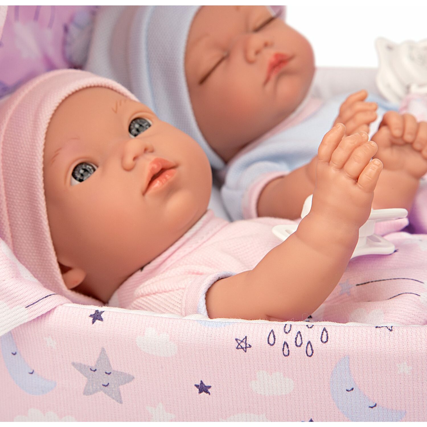 Набор кукол Arias ELEGANCE BABIS GEMELOS реборн двойняшки 26 cм в люльке переноске Т22894 - фото 3