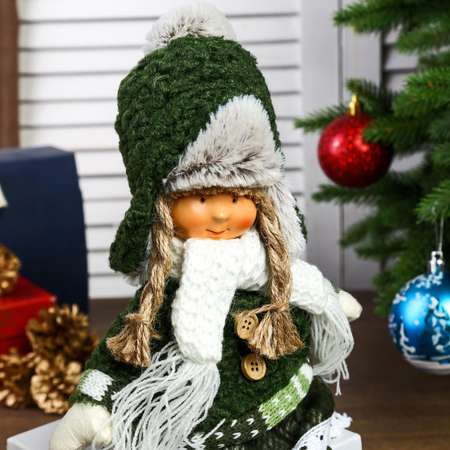 Кукла интерьерная Зимнее волшебство «Девочка с косичками в зелёном пальто и зелёной шапочке» 36х8х13 см