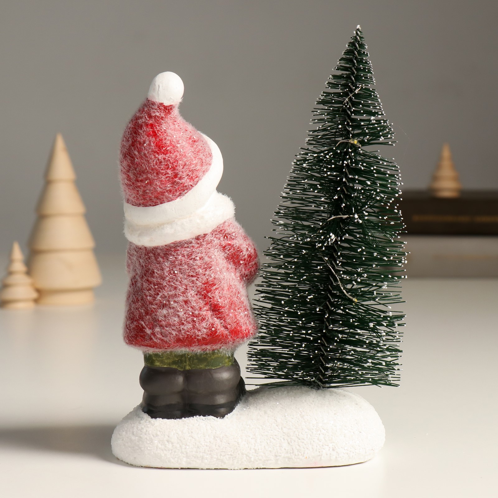 Сувенир Sima-Land керамика свет «Снеговик со снежком у ёлочки» 12х9х26 см - фото 4