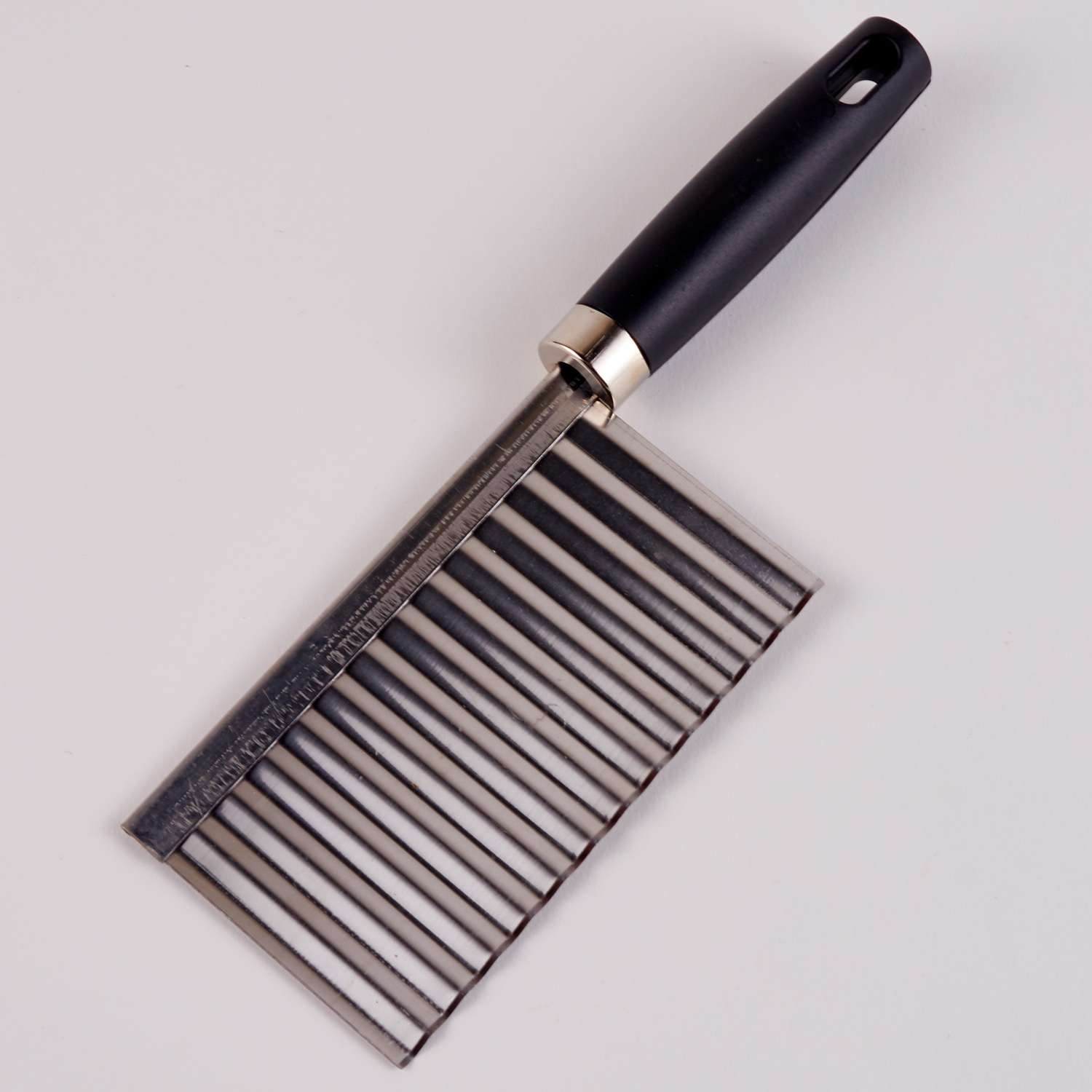 Нож Выручалочка для фигурной нарезки с черной ручкой - фото 2