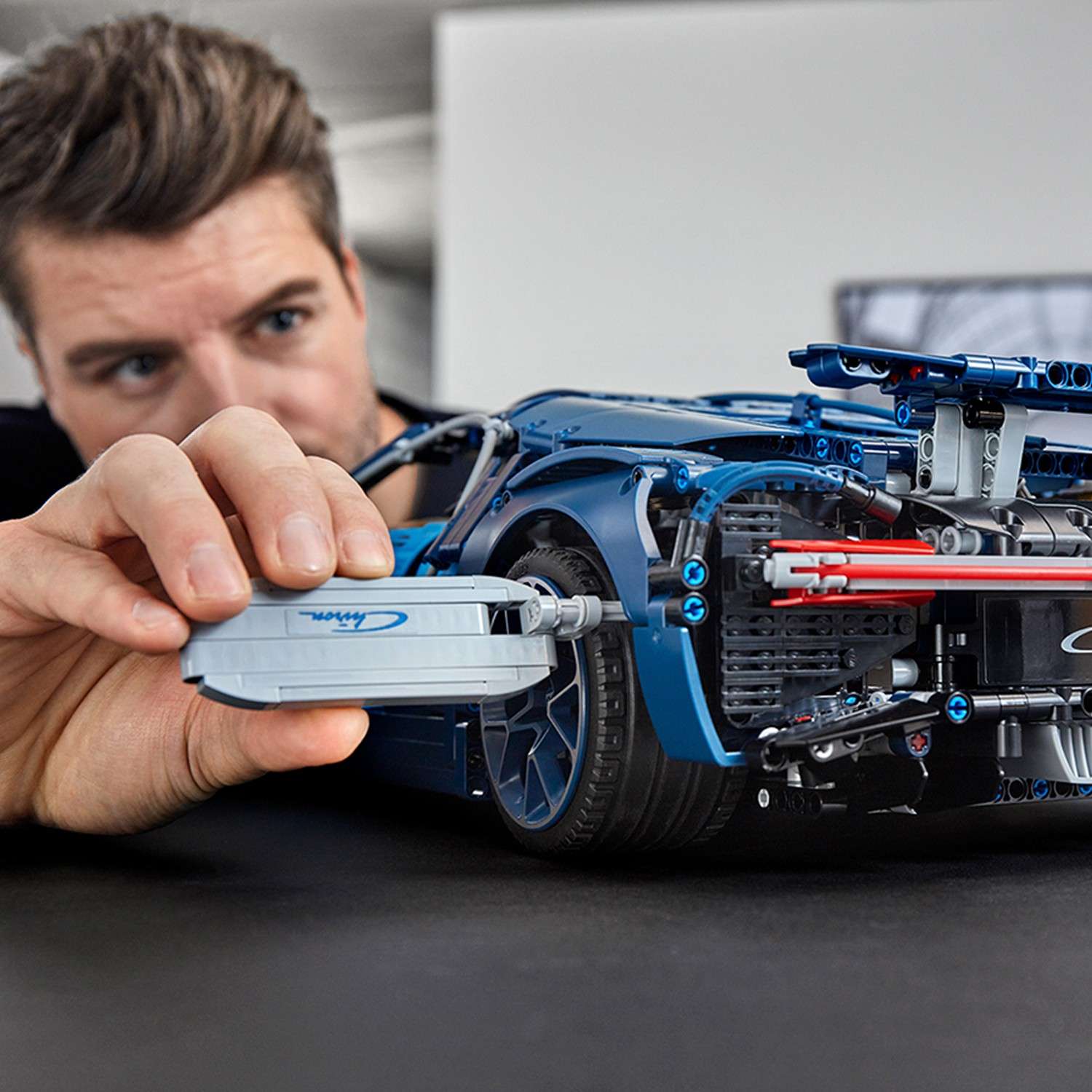 Конструктор LEGO Technic Bugatti Chiron 42083 - фото 8