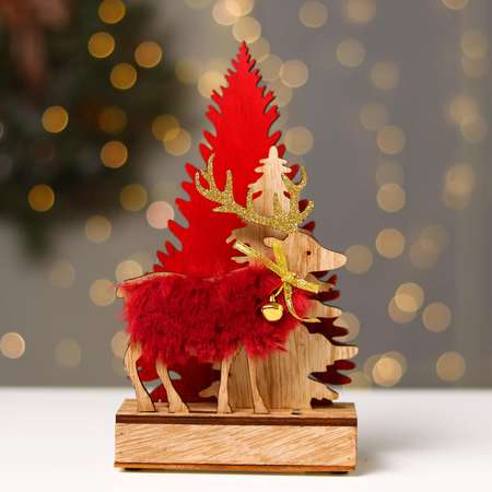 Новогодний декор Лесная мастерская с подсветкой «Ёлочки и олень с колокольчиком» 6×4×23 см красный