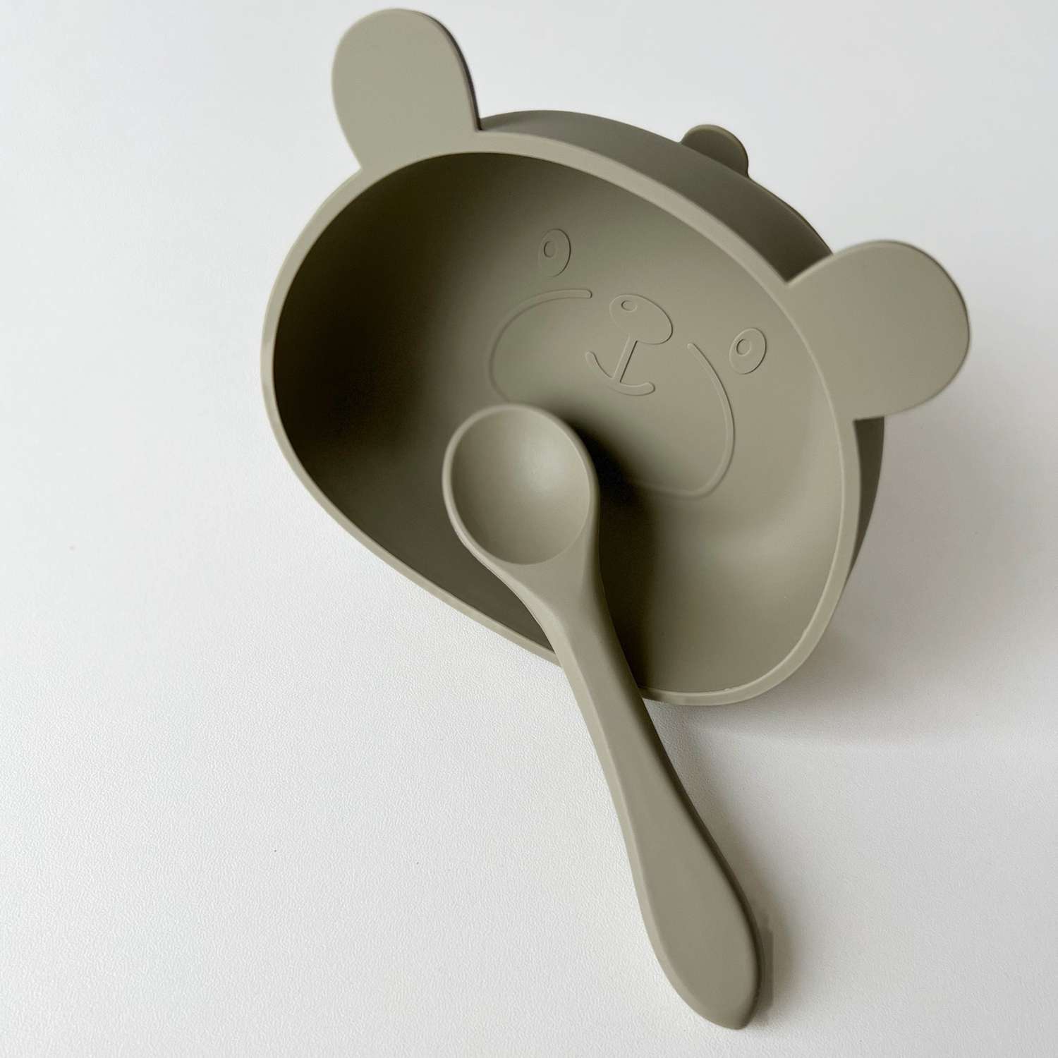 Набор посуды Croobie тарелка на присоске с ложкой Мишка Хаки - фото 1