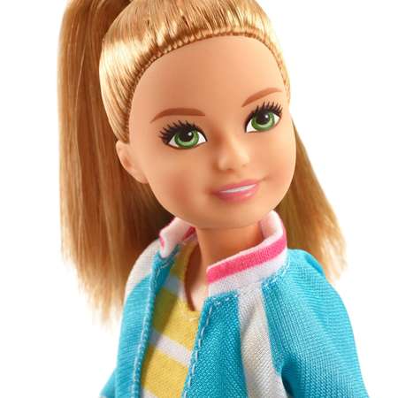 Кукла Barbie Путешествия Стейси GHR63