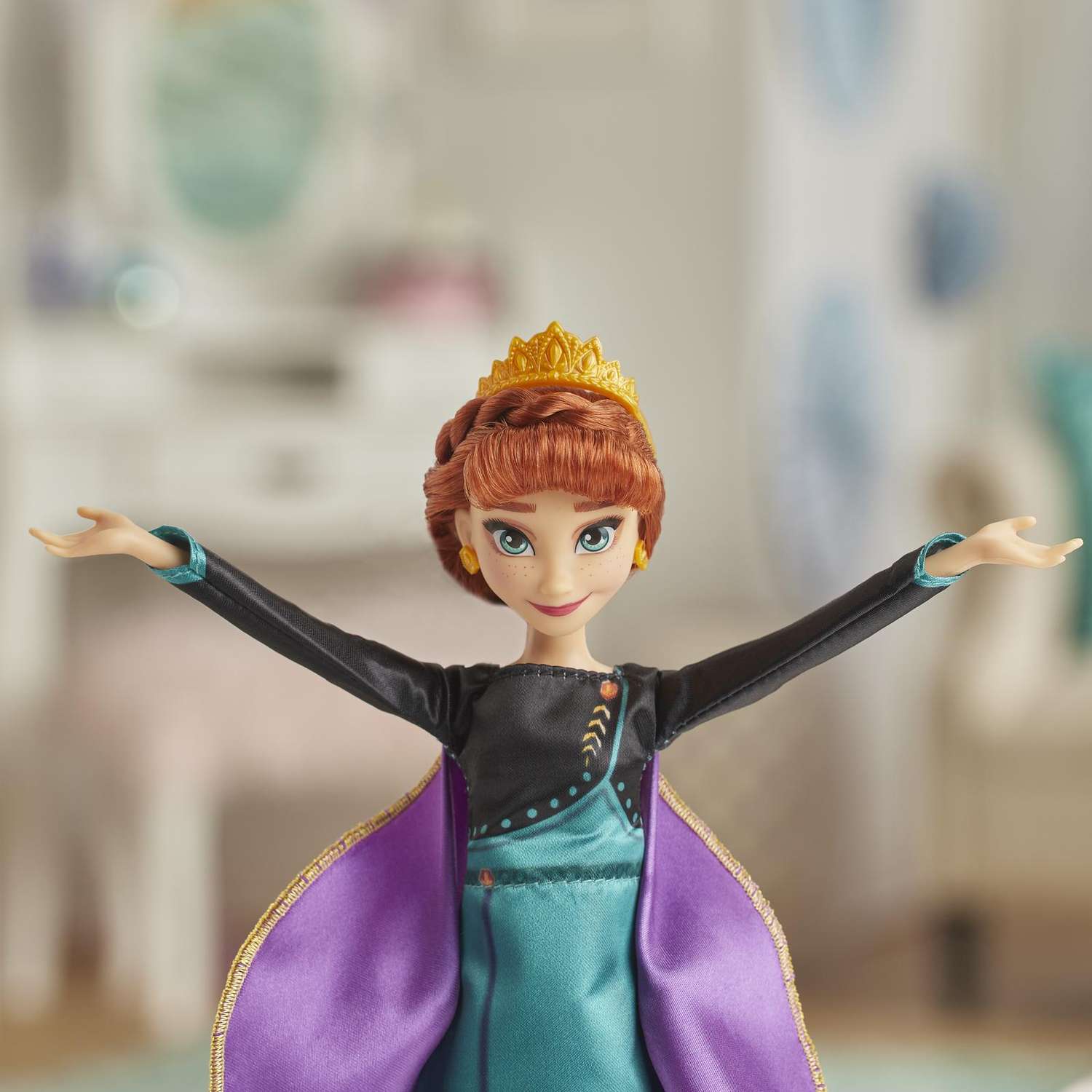Кукла Disney Frozen Холодное сердце 2 Поющая Анна E88815X2 E88815X2 - фото 9