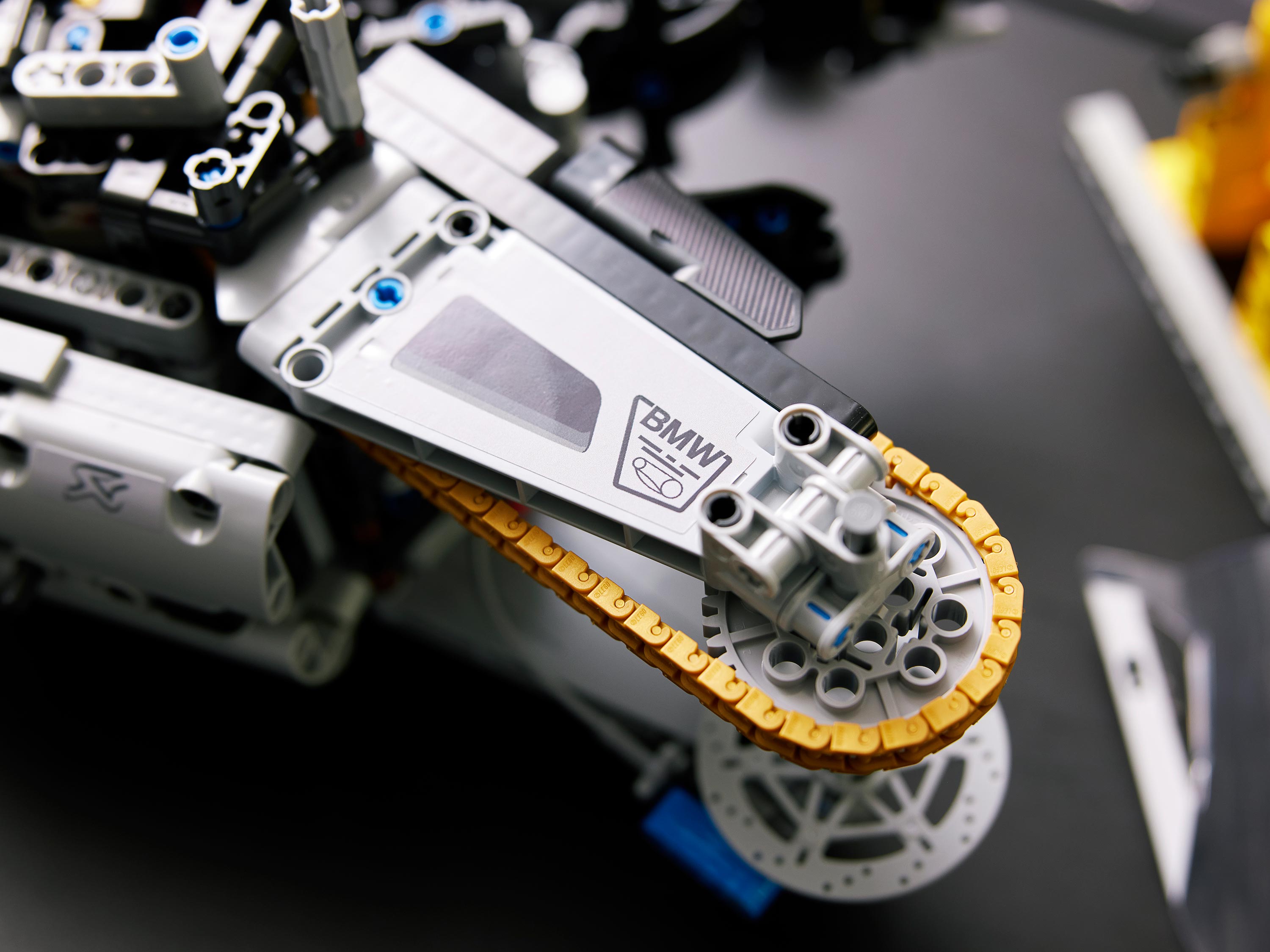 Конструктор LEGO Technic Мотоцикл BMW M 1000 RR - фото 21