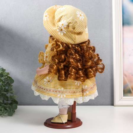 Кукла коллекционная Зимнее волшебство керамика «Маша в жёлтом платье в клетку с ромашками в шляпке» 30 см