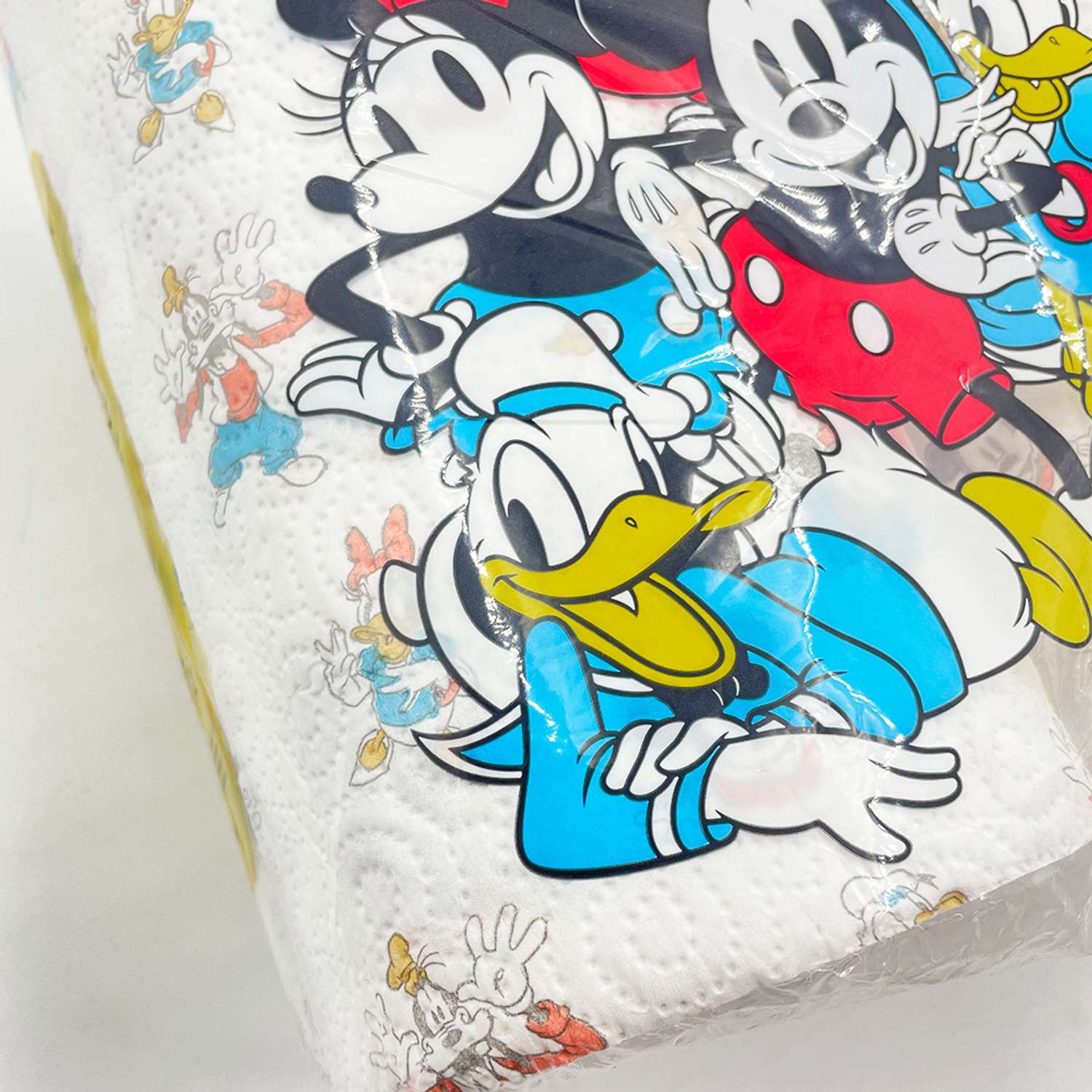 Полотенца бумажные с рисунком World cart Stay True из серии Disney 3 слоя 2 рулона 75 листов - фото 3