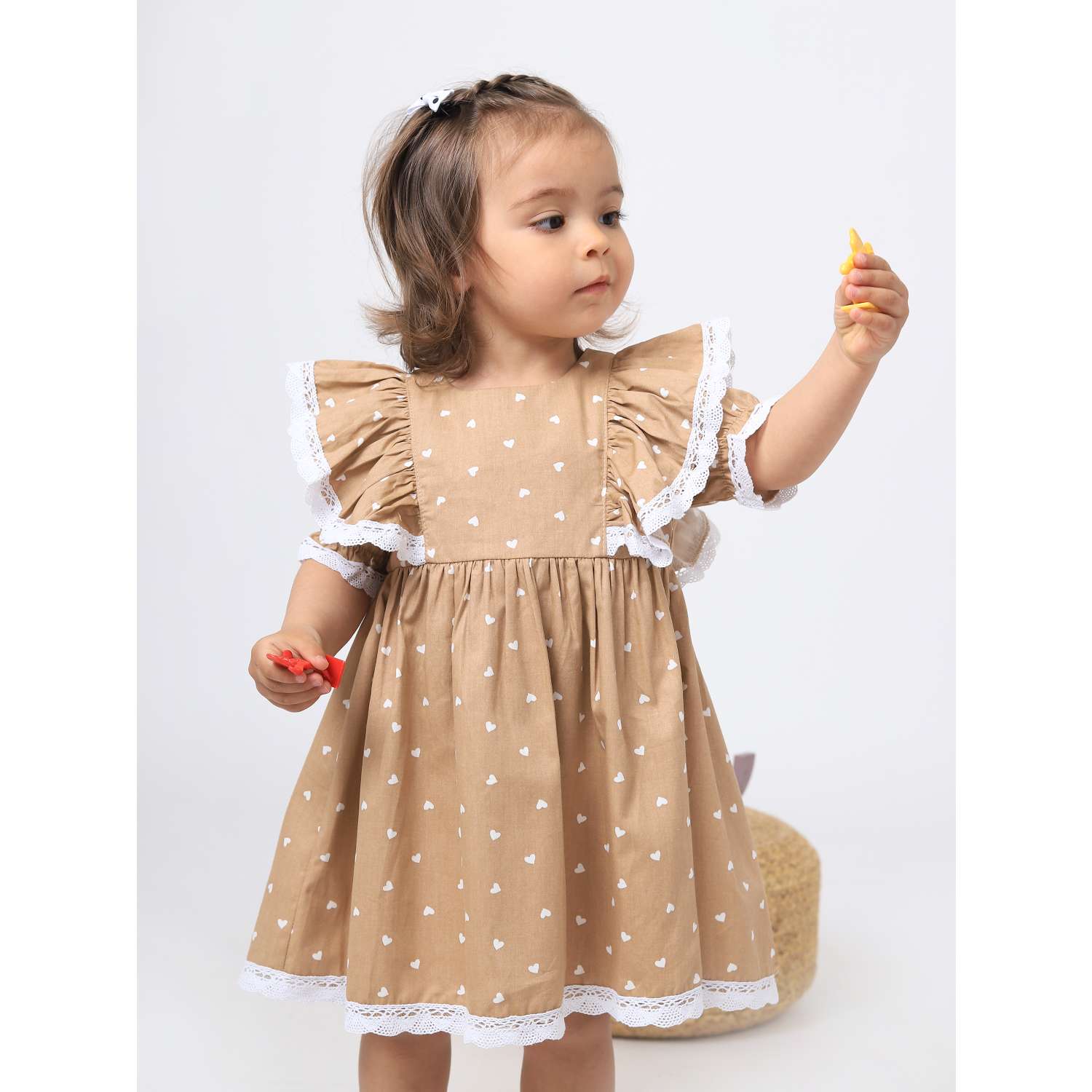 Платье BabyDreams ПД_2/бежевое платье с сердечками - фото 1