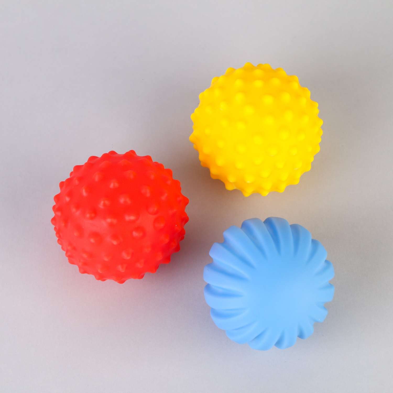 Набор мячей для собаки Пушистое счастье «Подарок под ёлочку» 3 мяча - фото 1