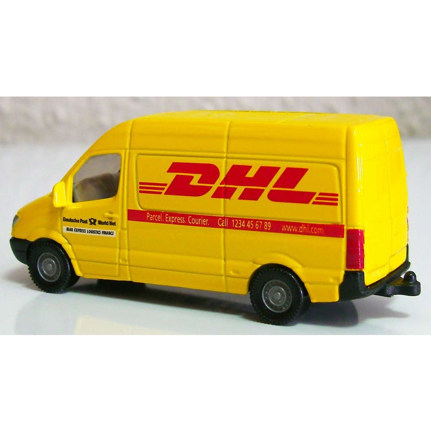 Форд Транзит фургон DHL